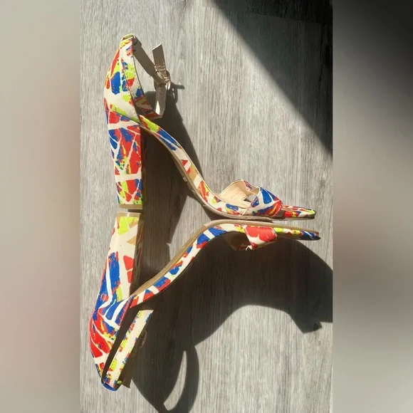 BAMBOO Rampage Colorful Abstract Heels - Picture 4 of 6
